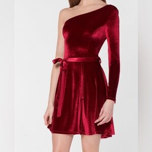 Asymmetric One-Shoulder Velvet Dress with Side Tie in Burgundy